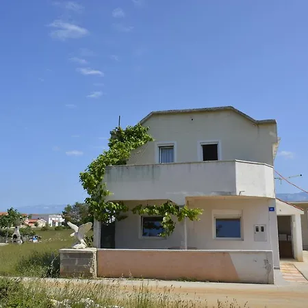 Ida Apartment
